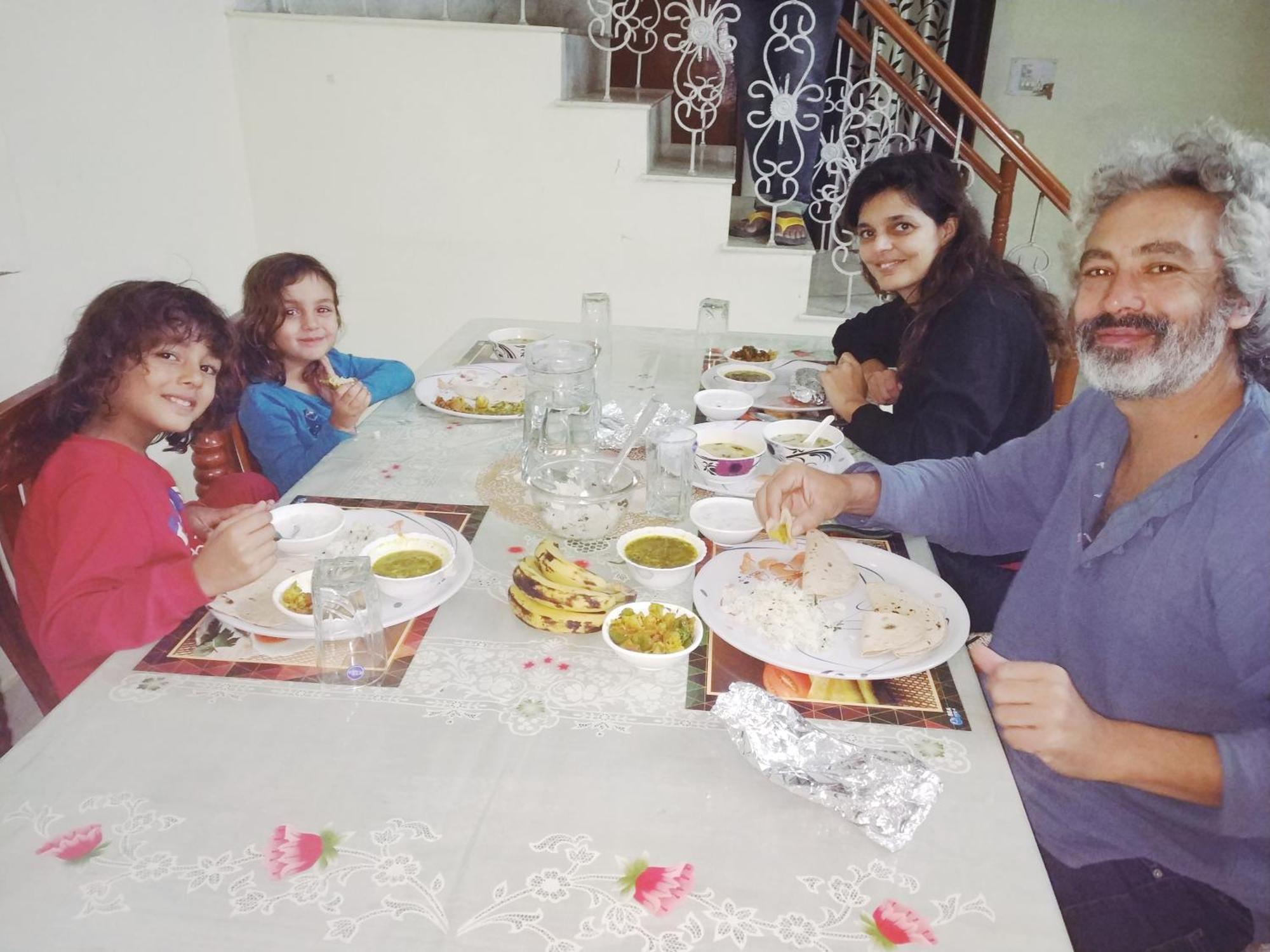 Pratibha Home Stay Джабалпур Екстериор снимка