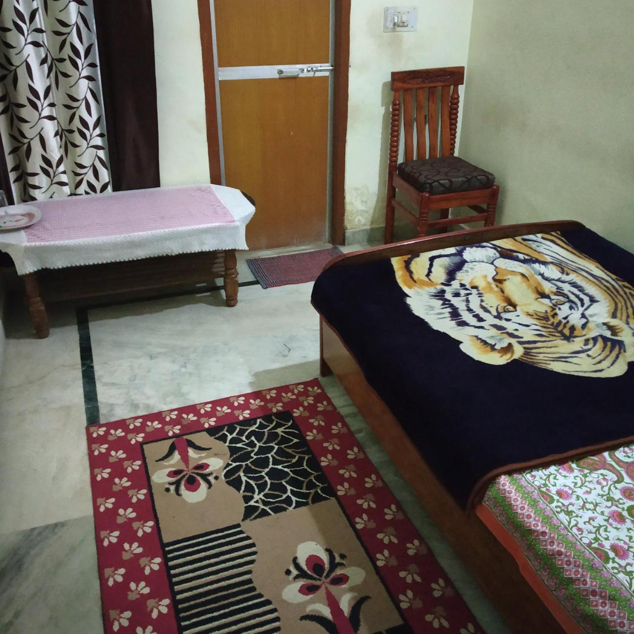 Pratibha Home Stay Джабалпур Екстериор снимка